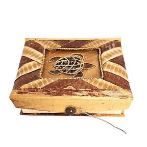 Vintage Handmade w/Banana Leaf and Natural Paper Sea Turtle Design Trinket Box